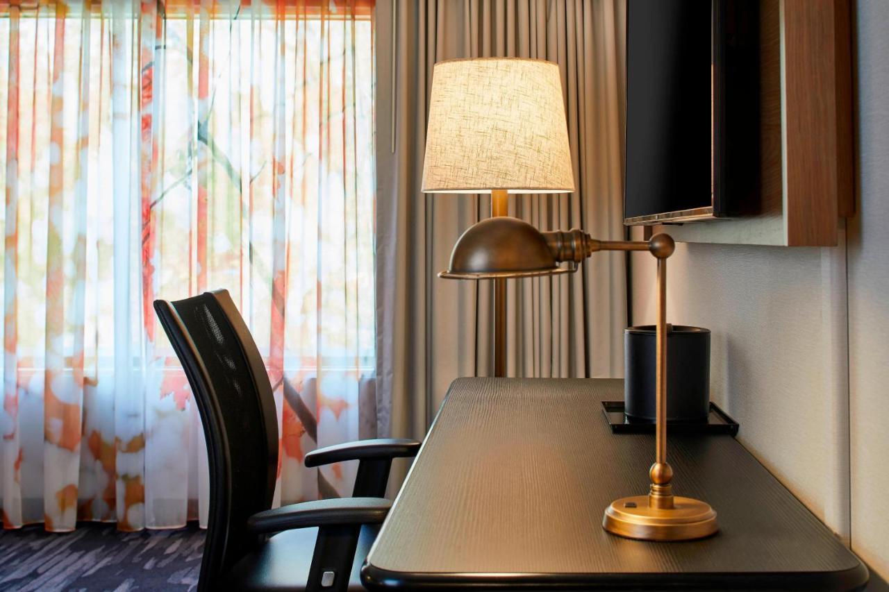 Fairfield Inn & Suites By Marriott Albany Airport Екстериор снимка