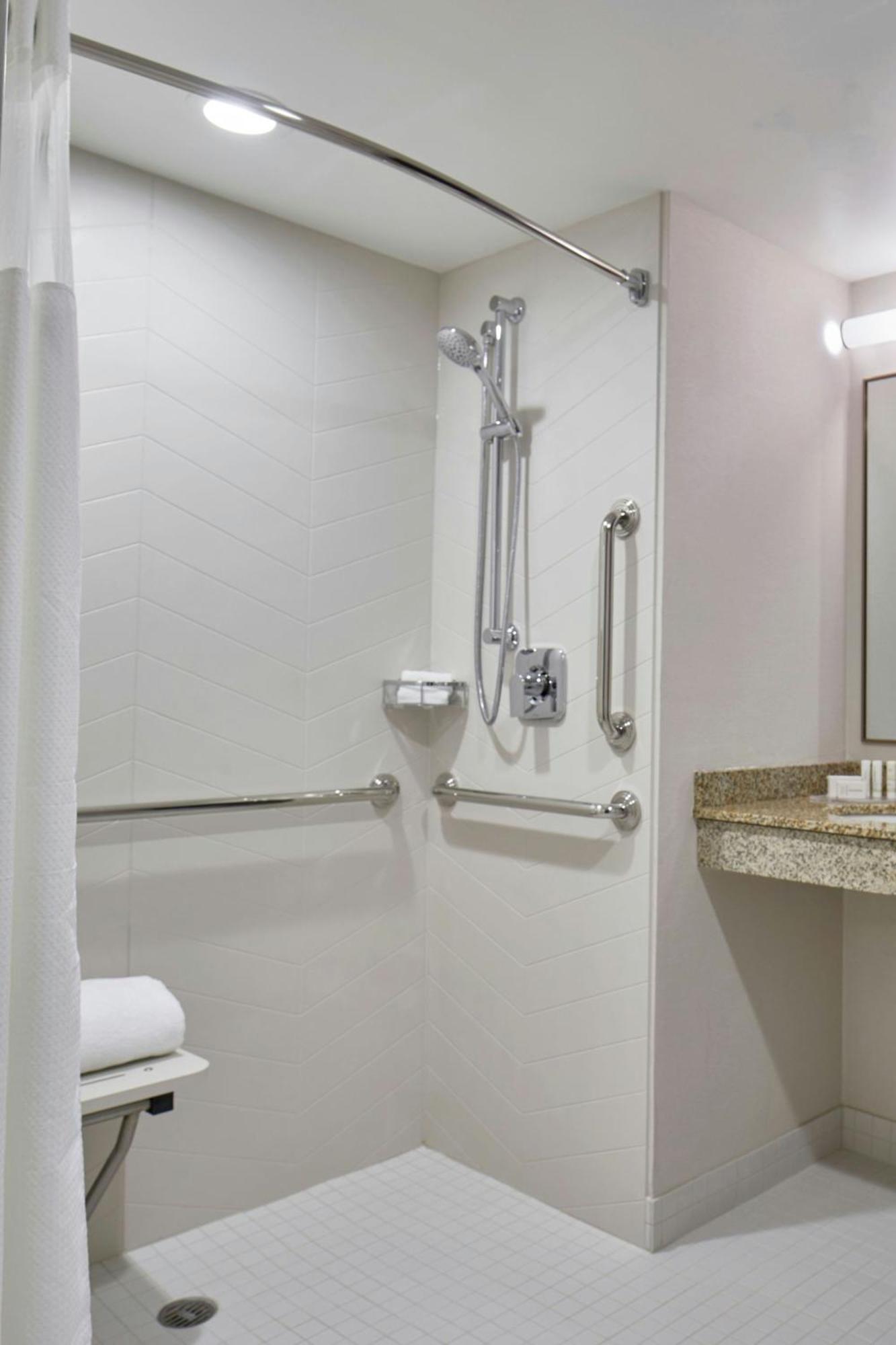 Fairfield Inn & Suites By Marriott Albany Airport Екстериор снимка