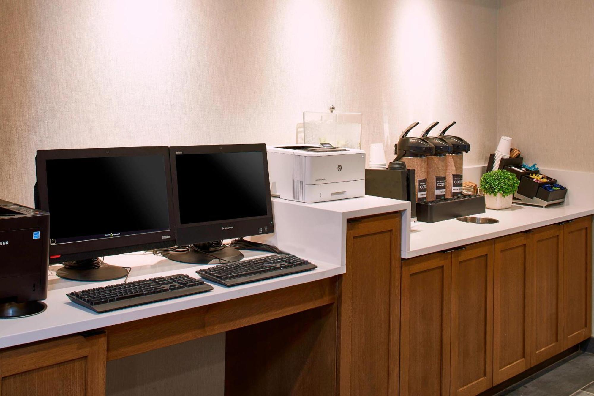 Fairfield Inn & Suites By Marriott Albany Airport Екстериор снимка