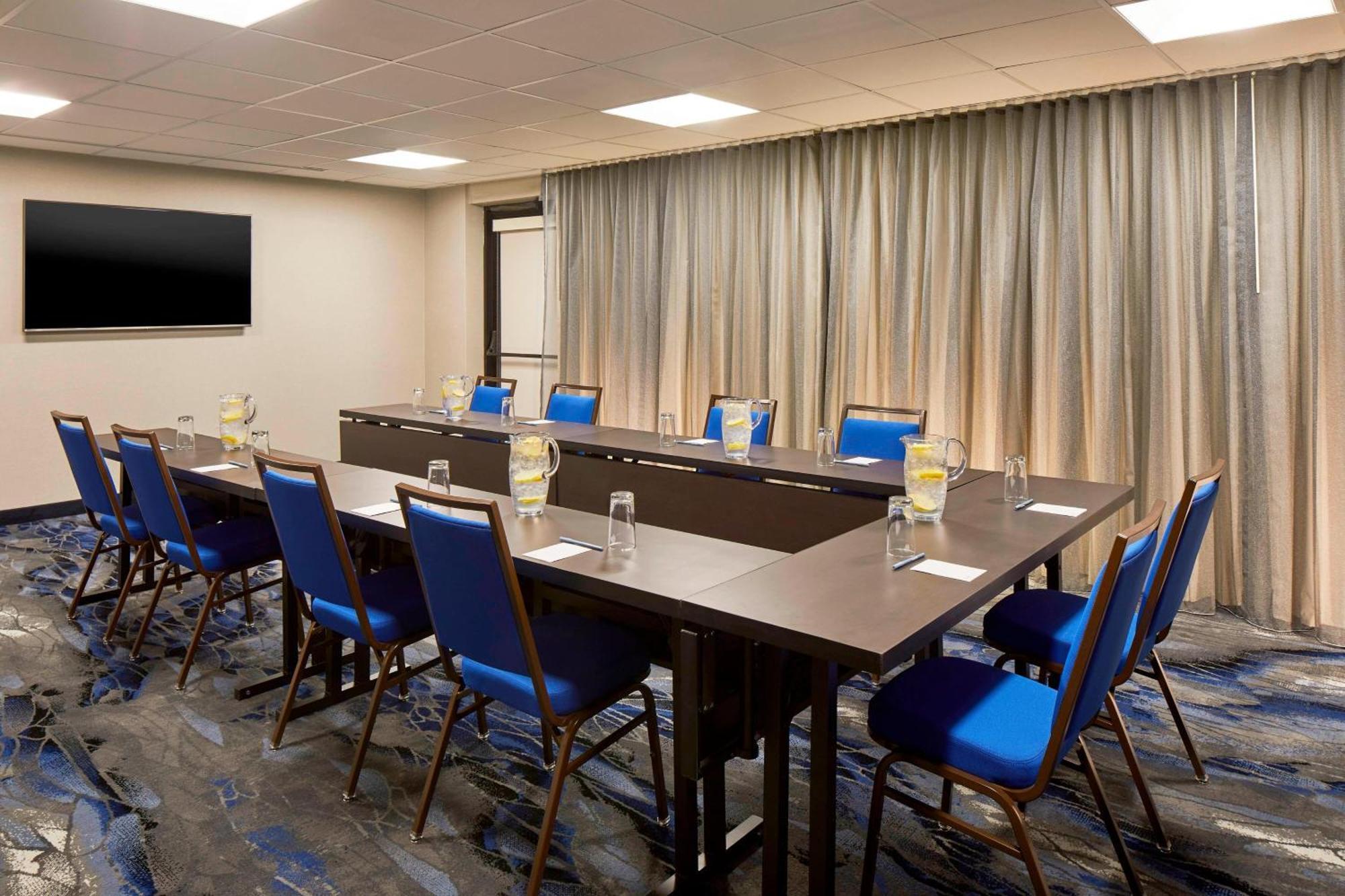 Fairfield Inn & Suites By Marriott Albany Airport Екстериор снимка