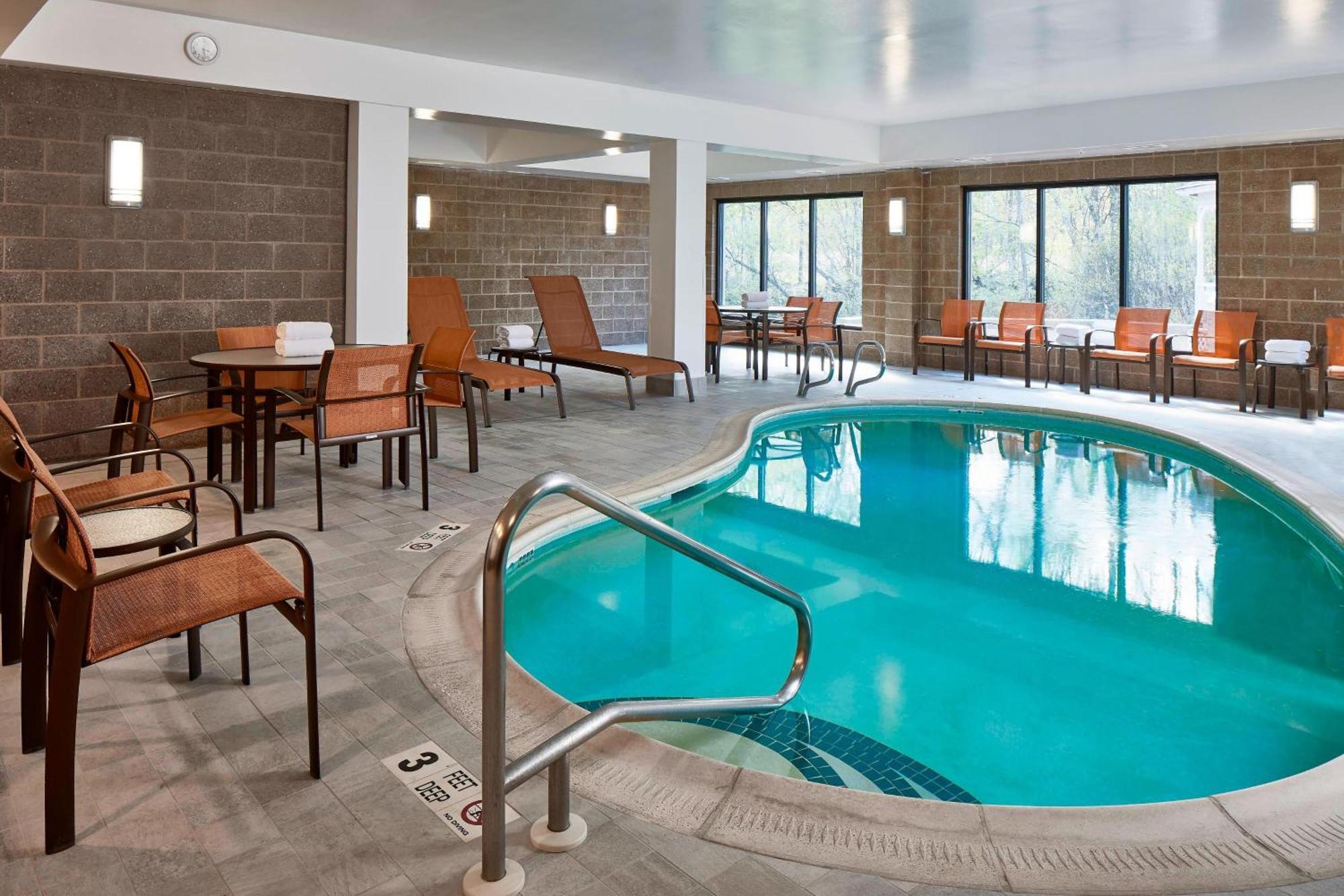 Fairfield Inn & Suites By Marriott Albany Airport Екстериор снимка