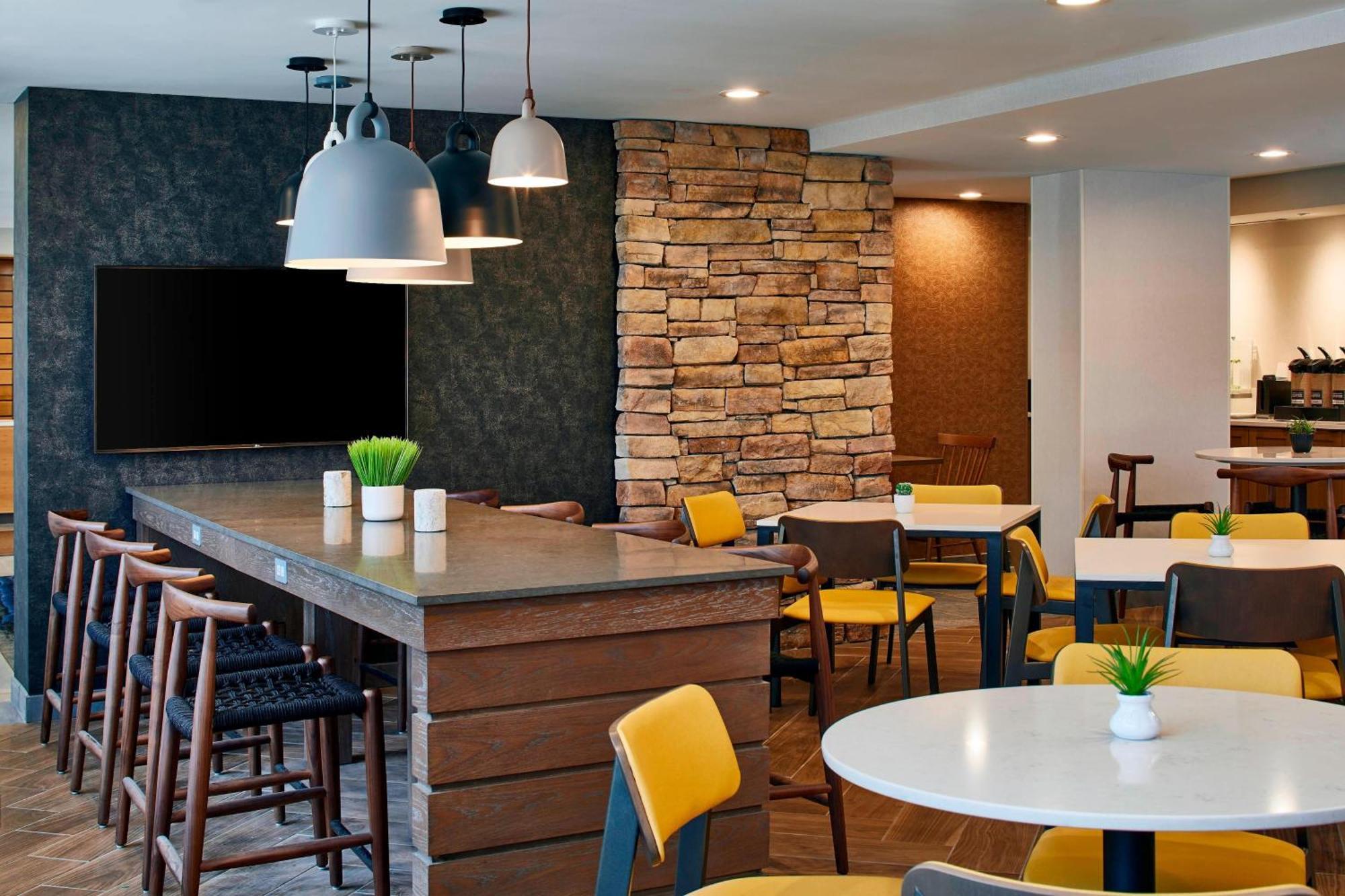 Fairfield Inn & Suites By Marriott Albany Airport Екстериор снимка