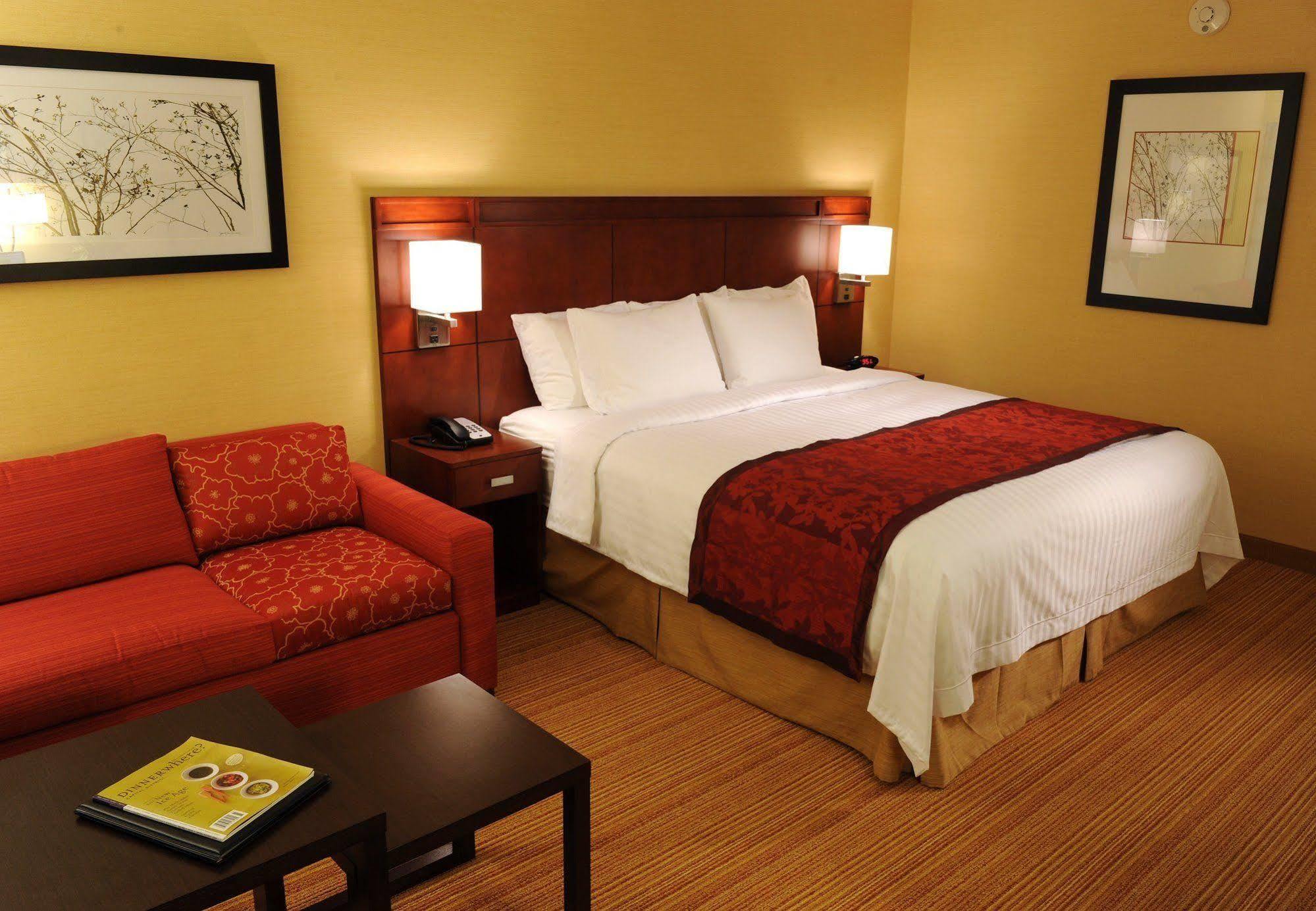 Fairfield Inn & Suites By Marriott Albany Airport Екстериор снимка