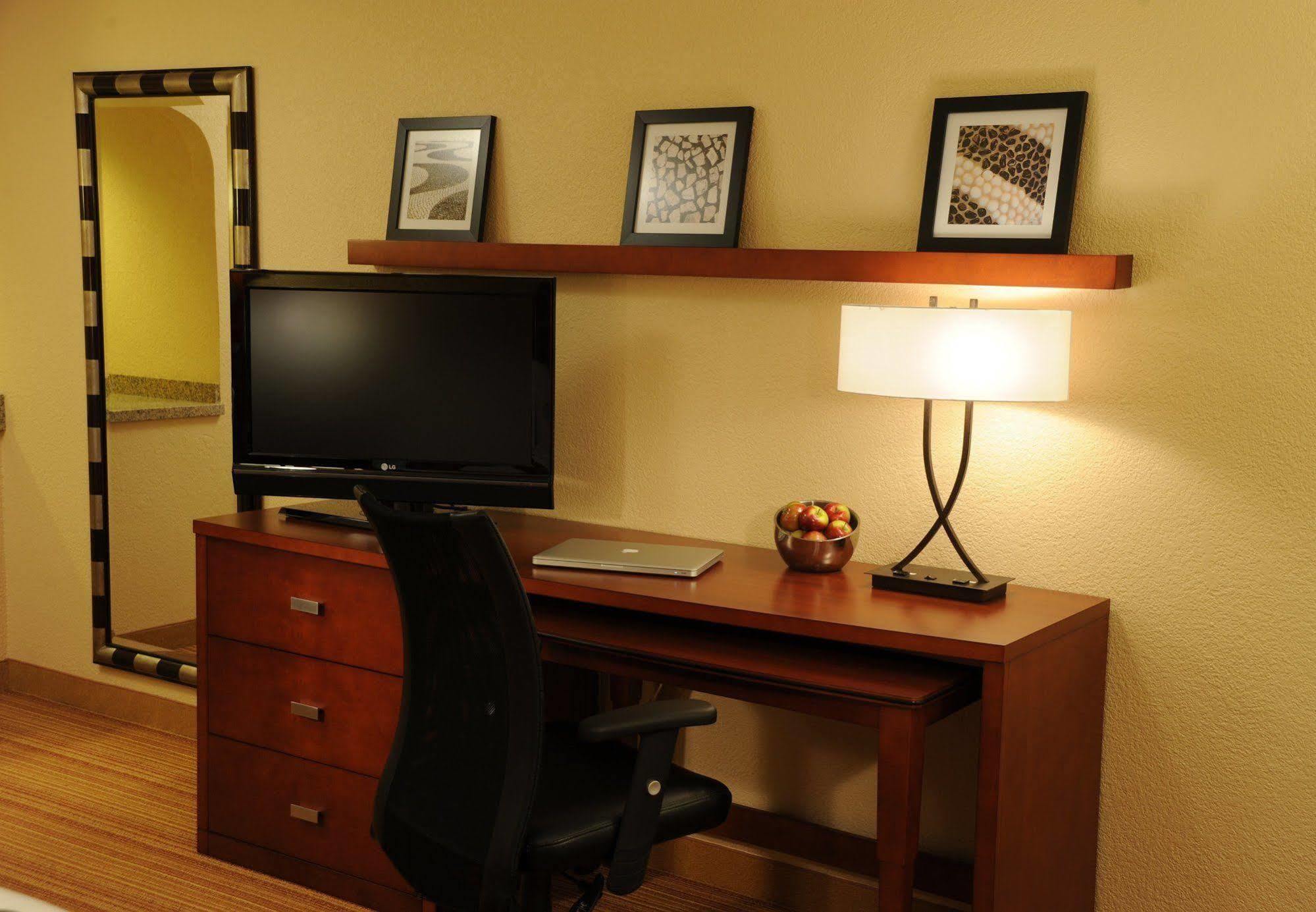 Fairfield Inn & Suites By Marriott Albany Airport Екстериор снимка