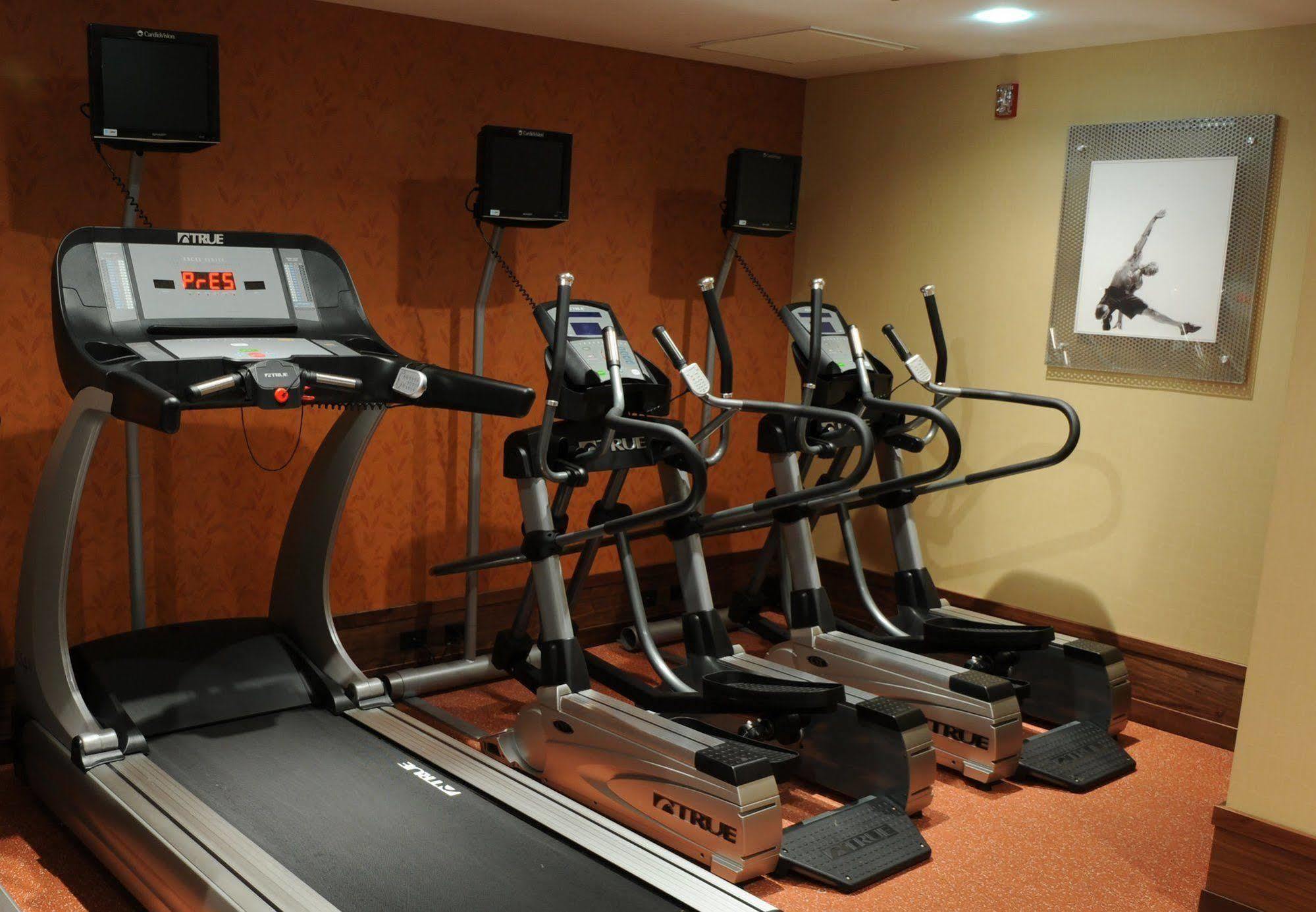 Fairfield Inn & Suites By Marriott Albany Airport Екстериор снимка